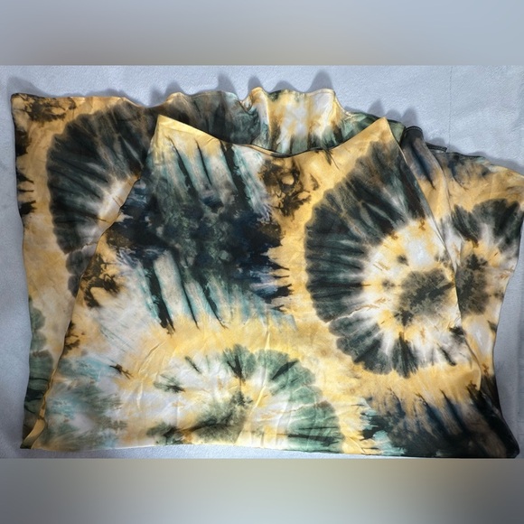 Zara Asymmetrical Tie-Dye Skirt in Green and Tan - Picture 5 of 6